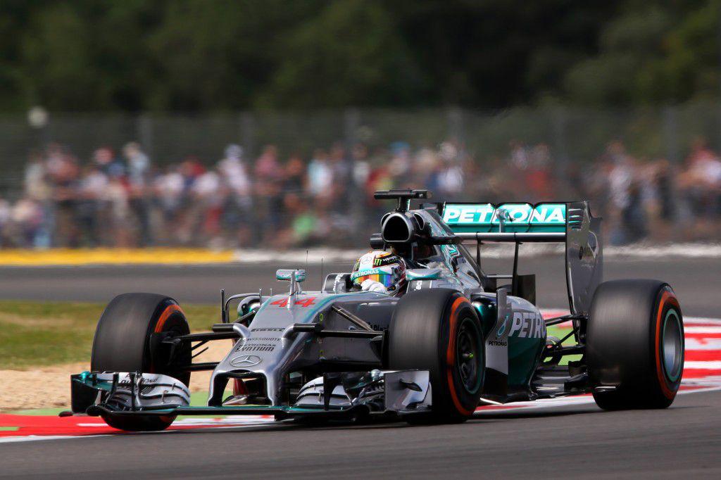 Formula 1 – Hamilton castiga la Silverstone, Rosberg abandoneaza
