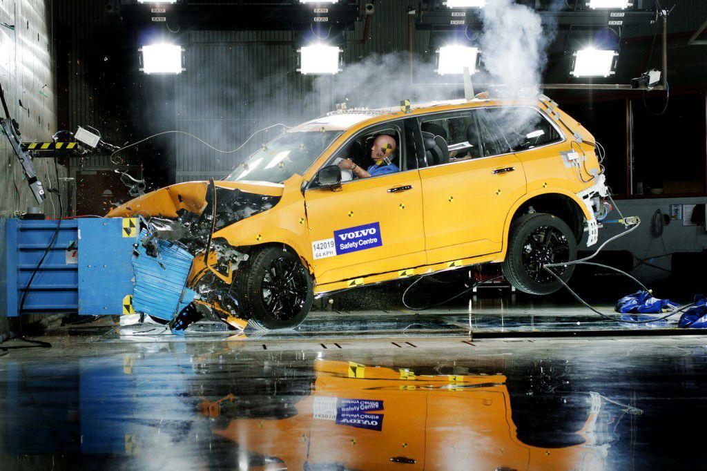 Primul clip de prezentare si primul crash-test cu noul Volvo XC90