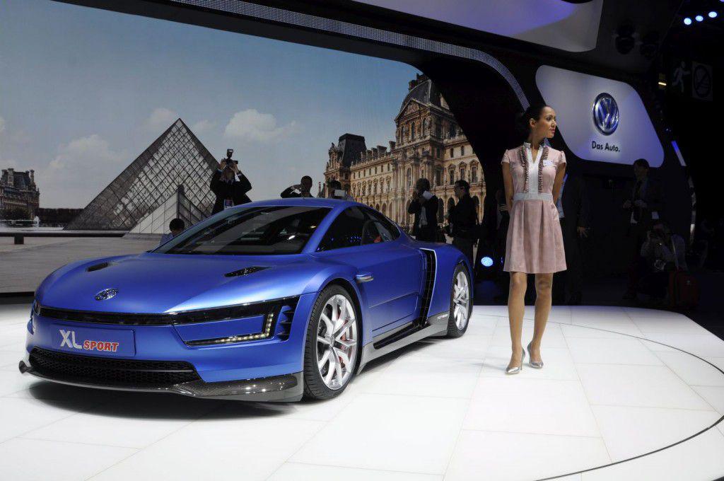 PARIS LIVE: Standul Volkswagen – XL Sport, Passat GTE si Golf Alltrack