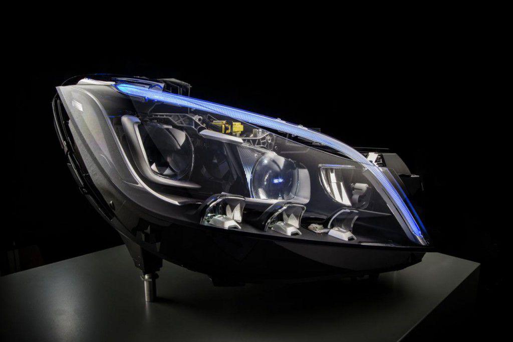 Mercedes-Benz prefigureaza viitoarea generatie a blocurilor optice cu LED