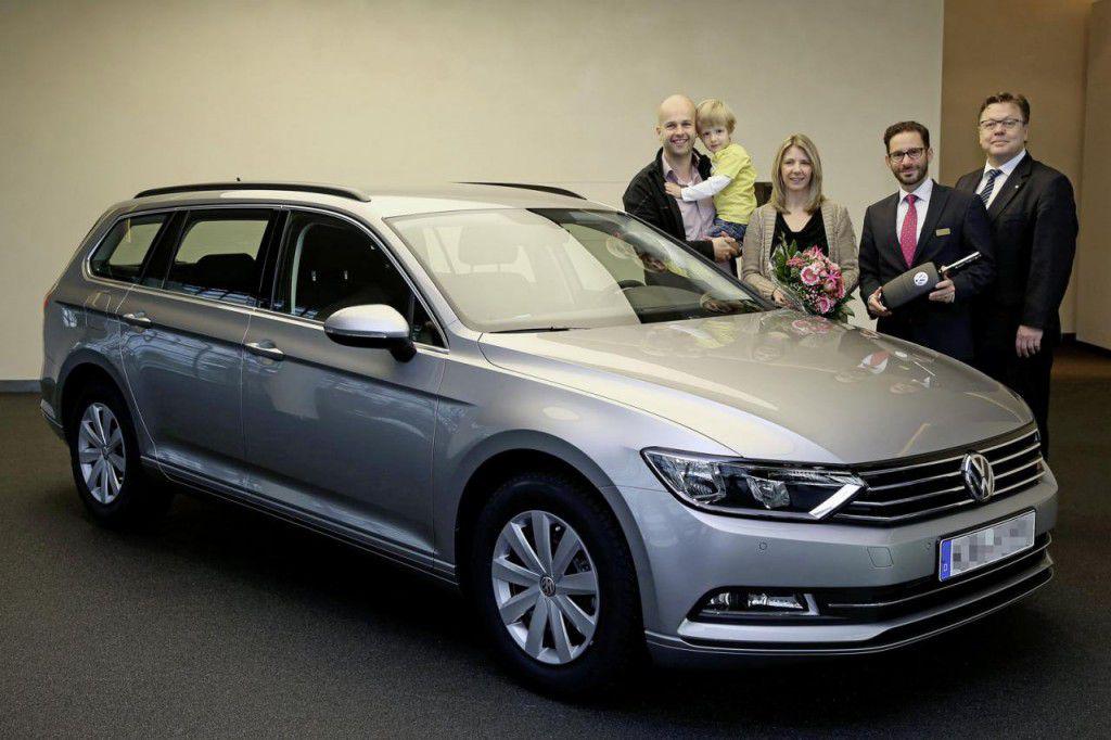 Volkswagen a livrat primul Passat al noii generatii