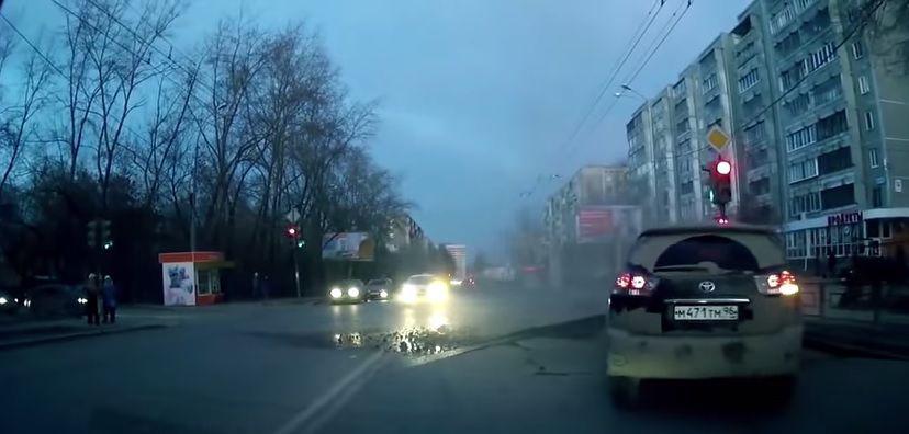 O Compilație Cu Cele Mai Ciudate Accidente Rutiere Video Auto Bild