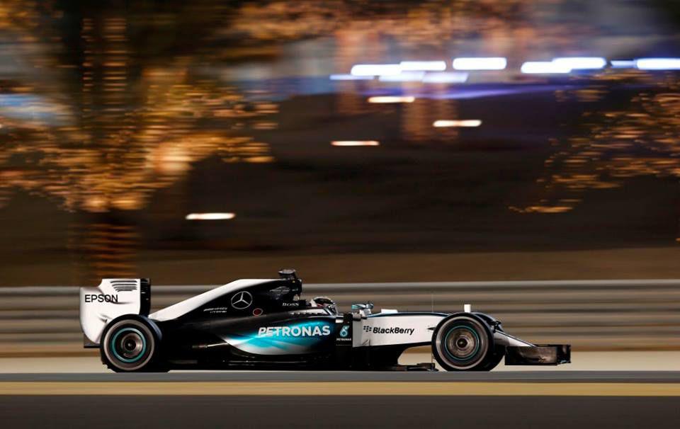 Formula 1: Lewis Hamilton câștigă Marele Premiu al statului Bahrain