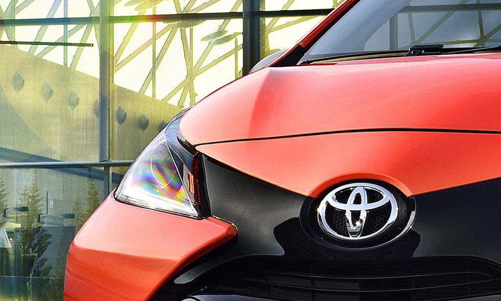 Toyota: un ochi plânge, unul râde