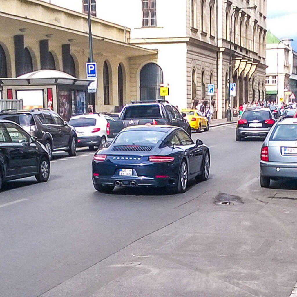 Prima imagine cu noul Porsche 911, după ce un prototip a fost surprins în Praga