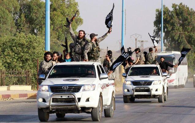 De ce teroriștii din Stat Islamic preferă camioanele Toyota?
