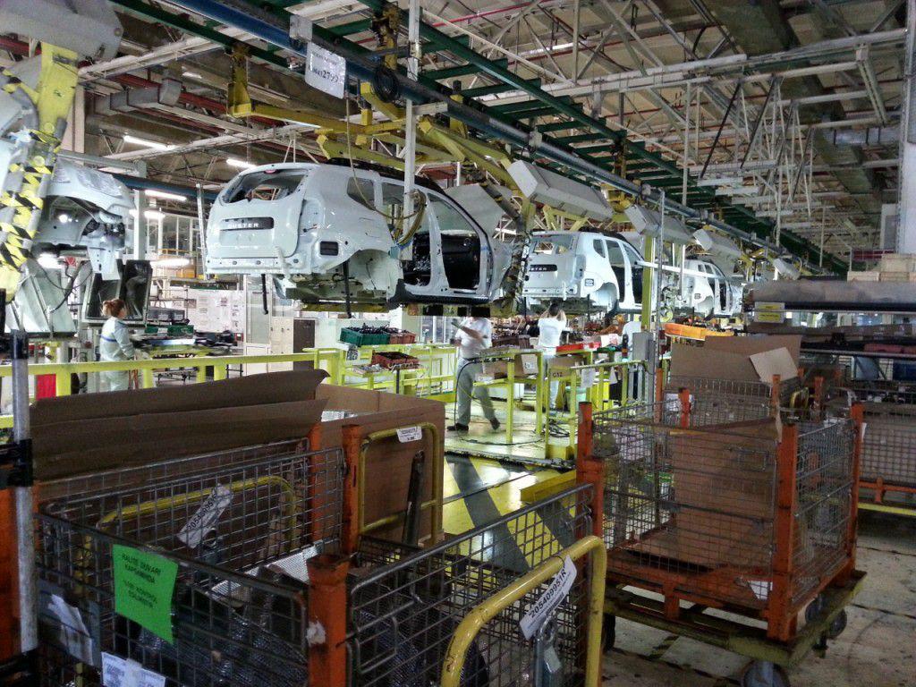 Industria auto asigură jumătate din exporturile României