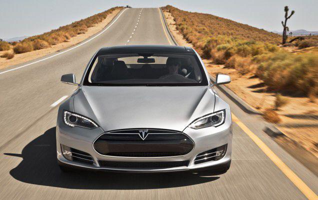 Tesla Model S va putea fi încărcată și wireless