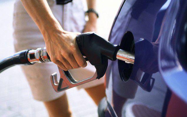 Prețurile carburanților au crescut puternic în ultima perioadă. Suntem liderul zonei la scumpiri
