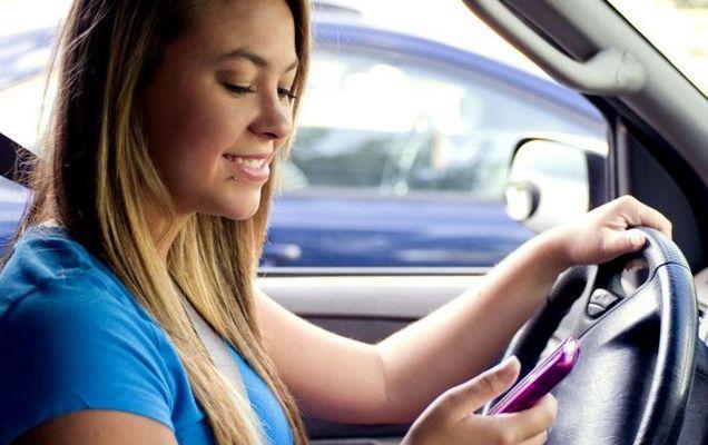 Sfaturi | 5 lucruri minime pe care orice șoferiță ar trebui să știe să le facă