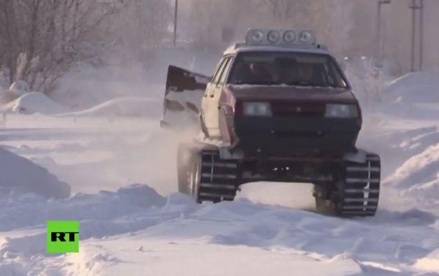 Un rus și-a transformat Lada în tanc | VIDEO