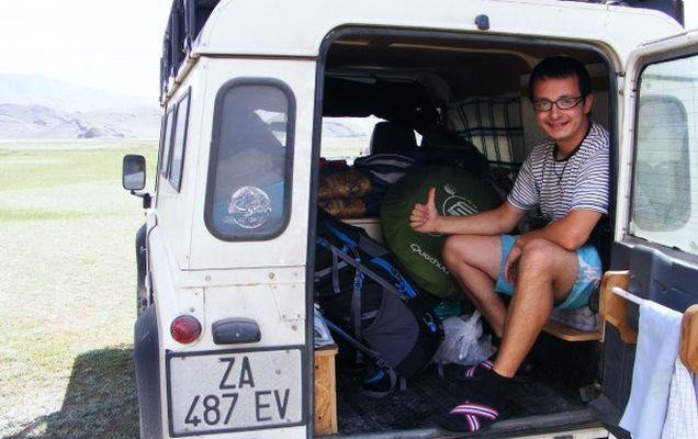 Un român a călătorit 230.000 de kilometri pe patru continente făcând autostopul