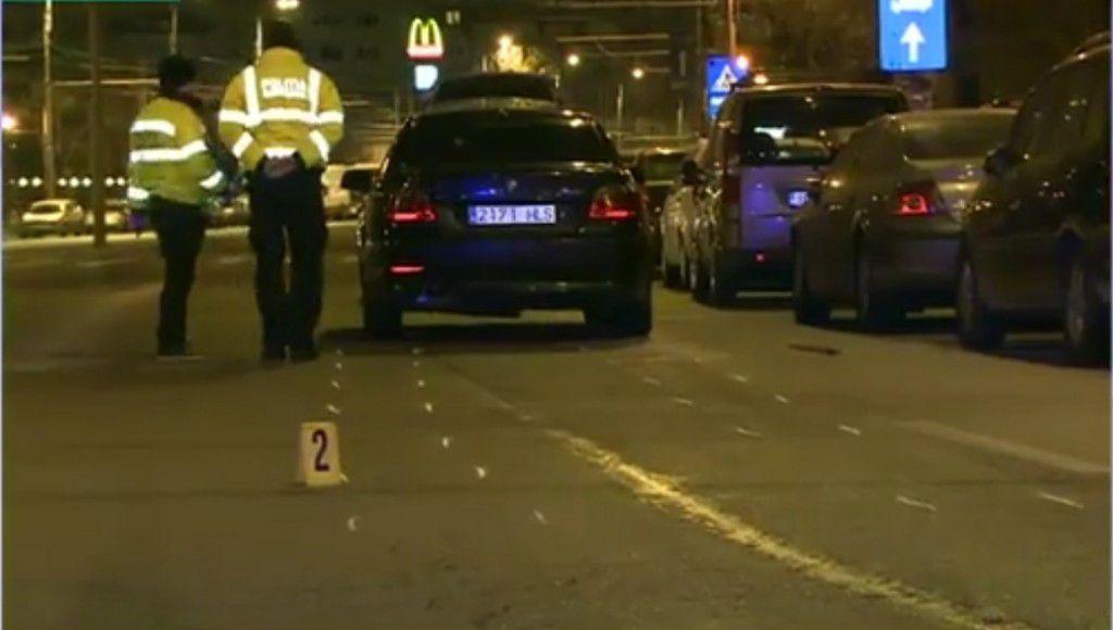 Urmărire ca-n filme: polițiștii au tras 17 focuri de armă ca să oprească un puști drogat cu un BMW Seria 5