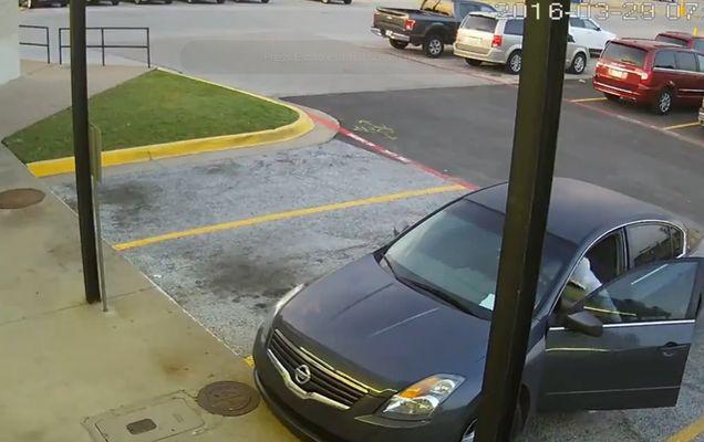 Un hoț a furat o mașină cu tot cu copilul de pe bancheta din spate. Vezi aici momentul! | VIDEO