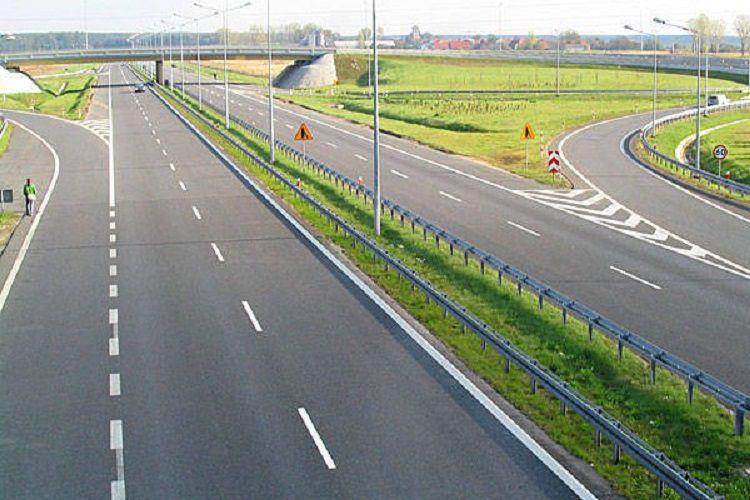 România: Avem 86.080 de kilometri de drumuri publice dintre care doar 727 de kilometri sunt autostrăzi