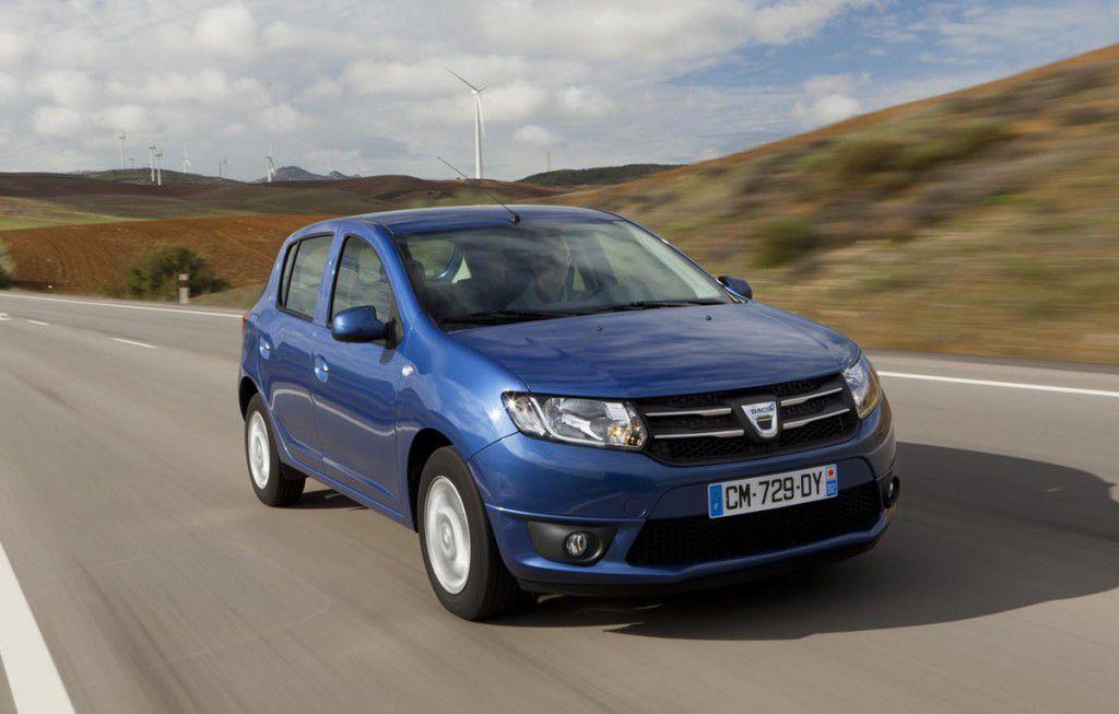 Franța: Dacia Sandero bate Peugeot 208 și Renault Captur