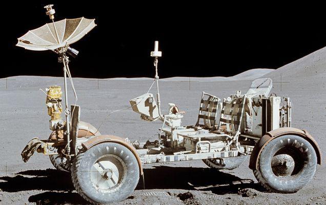 Cum ar fi să te duci cu mașina pe Lună? În cât timp ai ajunge?