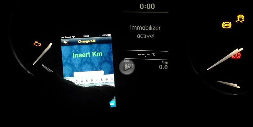 Cum modifică samsarii kilometrajul unei mașini prin intermediul unui telefon inteligent