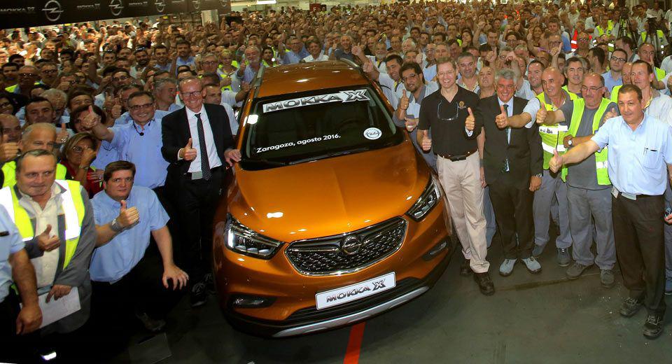 Primul exemplar Opel Mokka X a ieșit pe poarta fabricii din Zaragoza