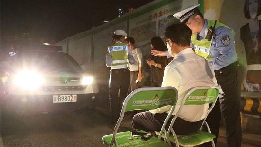 Faruri: Cum îi pedepsesc chinezii pe șoferii care folosesc greșit faza lungă