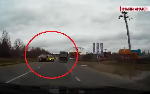 Ce face neatenția la volan! Un accident groaznic a avut loc la Târgu Frumos | VIDEO