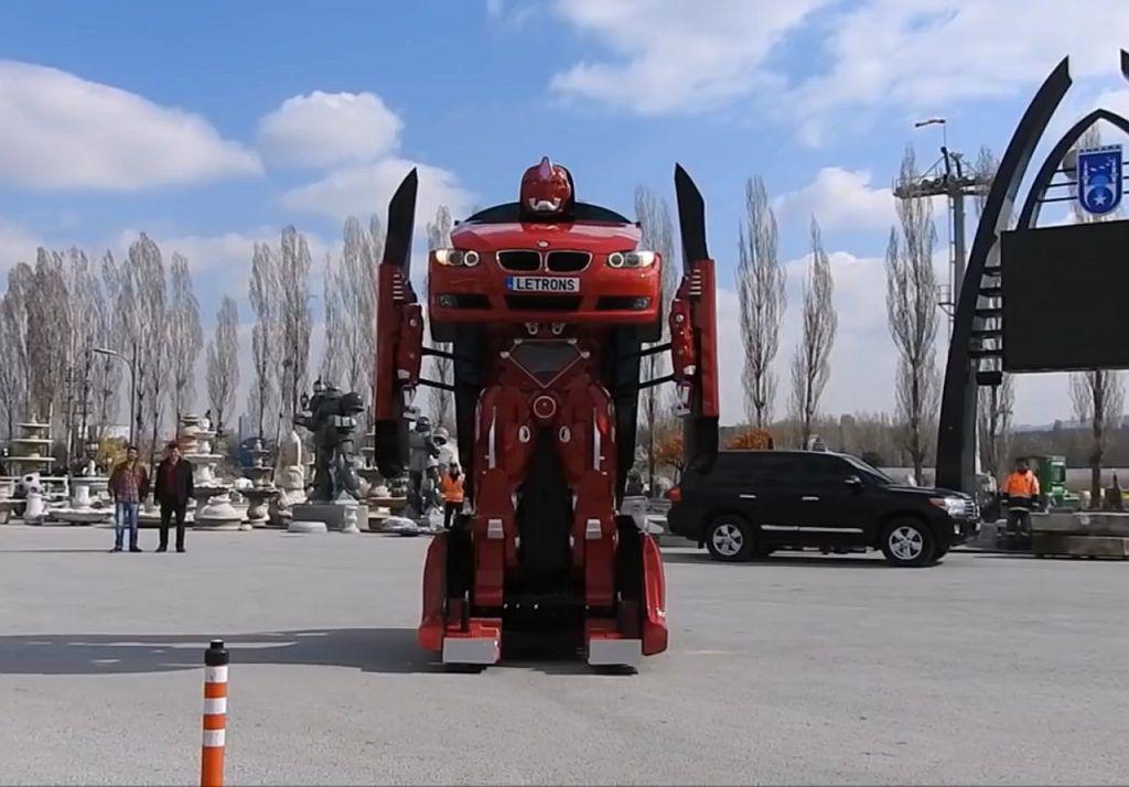 O mașină Transformers adevărată poate fi a ta. Dacă ai 600.000 de euro…