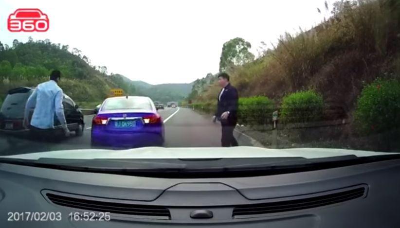 Cum s-a terminat un road rage în China? | VIDEO