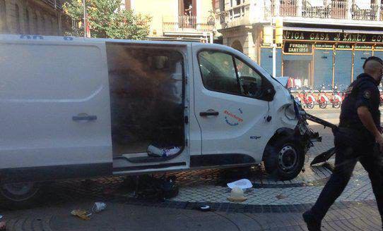 3 motive pentru care atacatorii folosesc camioane sau furgonete în atacurile teroriste