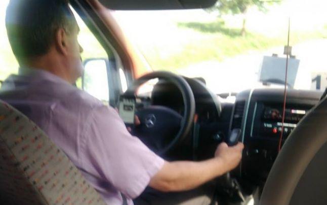 N Am Ințeles Nimic Din Accidentul Din Ungaria Sofer De Microbuz Filmat Folosind Două Telefoane In Acelasi Timp Video știri Auto Bild
