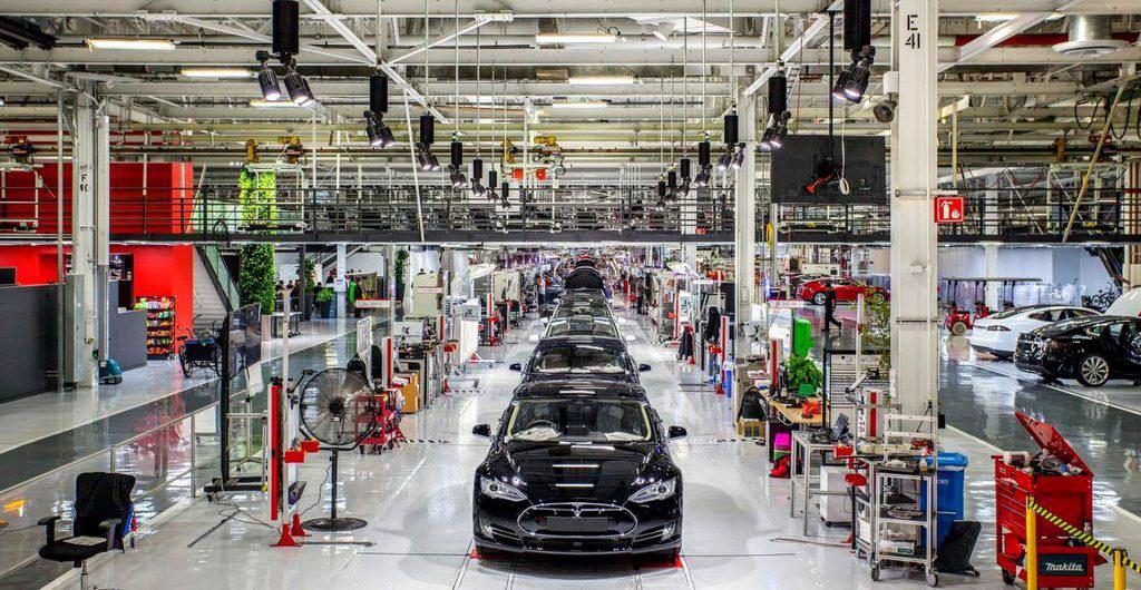Pe cine a găsit Tesla vinovat de încetinirea producției?