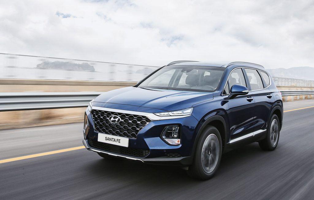 Hyundai Santa Fe va primi variante hibride și hibride plug-in