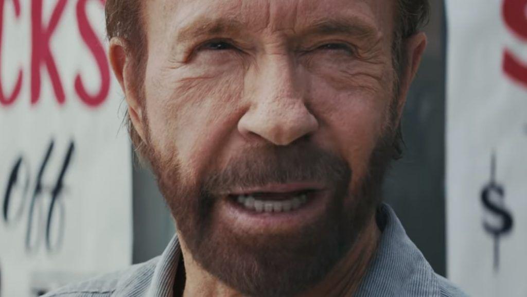 Aproape toate bancurile cu Chuck Norris într-o singură reclamă