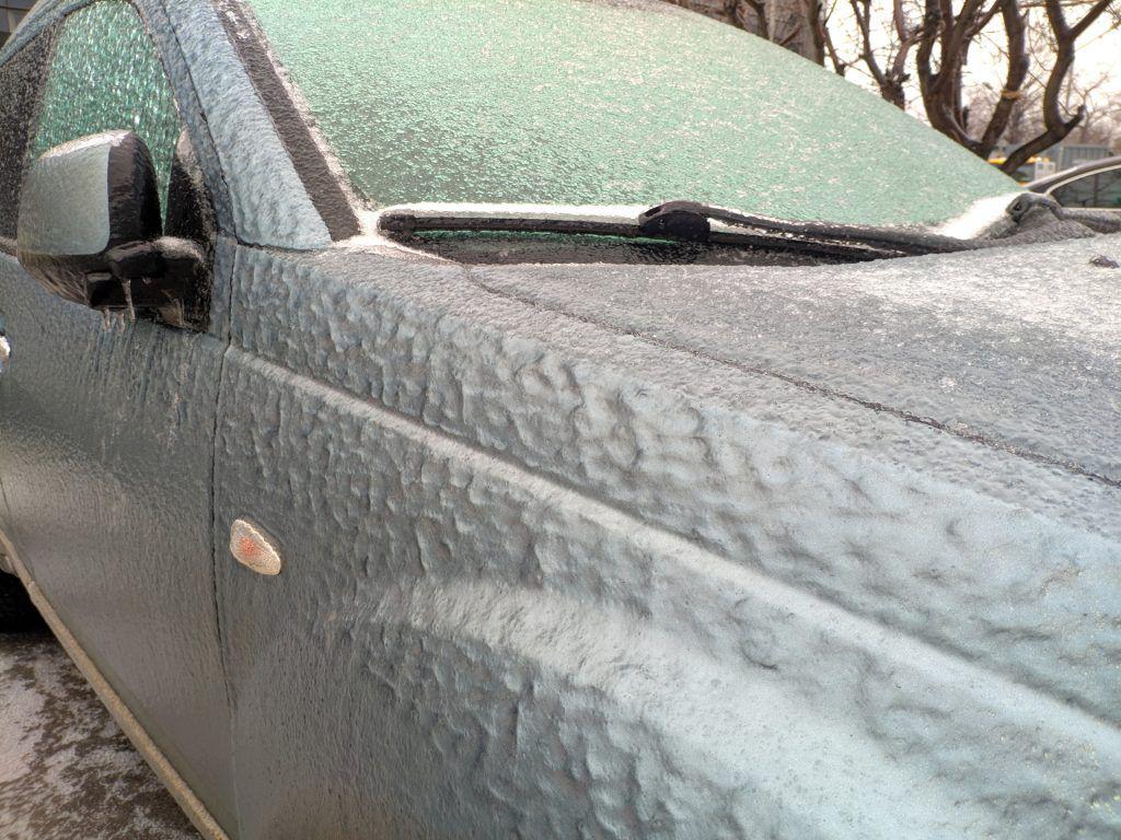 Freezing rain: Cum să dezgheți ușile mașinii în mod eficient?