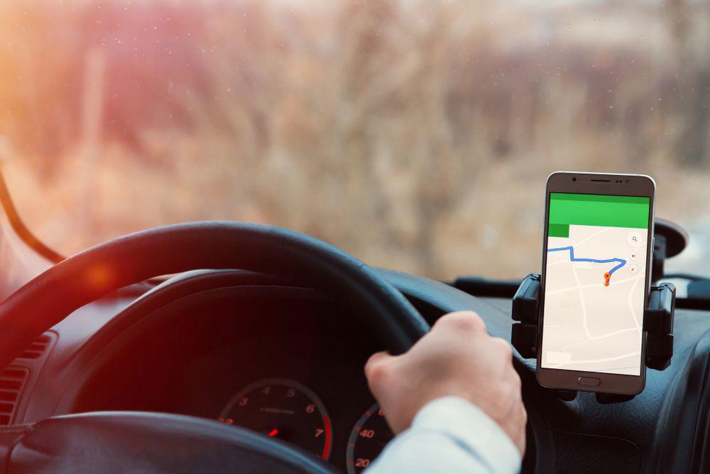 5 feluri în care smartphone-ul îți poate îmbunătăți experiența de la volan