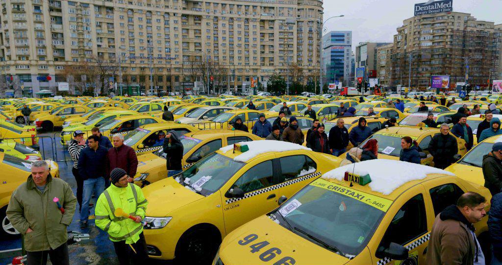 Uber, către taximetriștii protestatari: Și voi folosiți aplicația noastră!