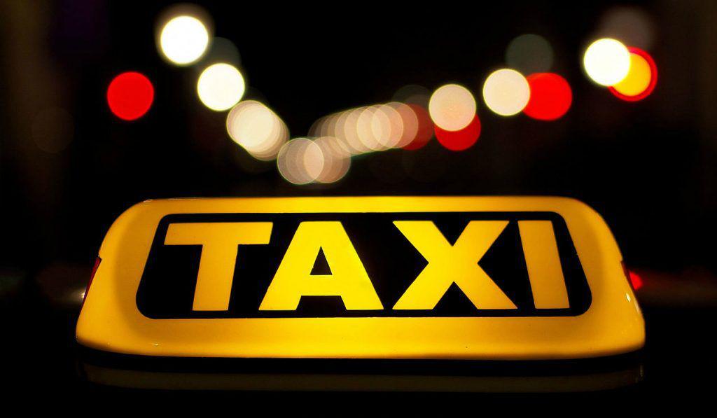 Taximetriștii vor putea conduce mașini cu până la 9 locuri