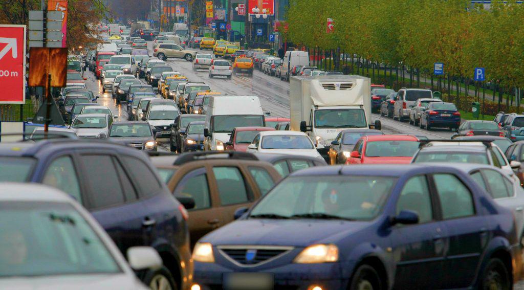 Ministrul de Interne: „Traficul din București este infernal din cauza unora care nu gândesc.” La cine se referă