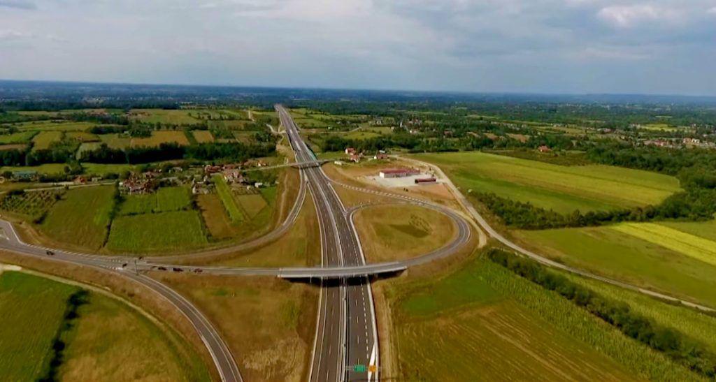 Prima autostradă construită de chinezi în Europa – Ce impact va avea asupra țării