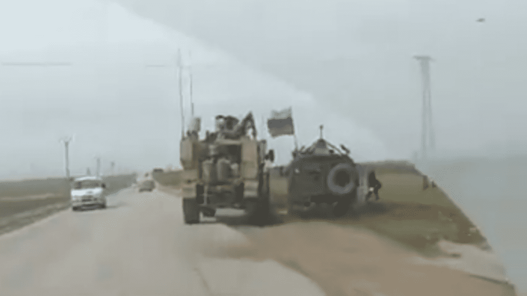 Road rage milităresc în Siria, între un convoi american și o patrulă rusă (VIDEO)