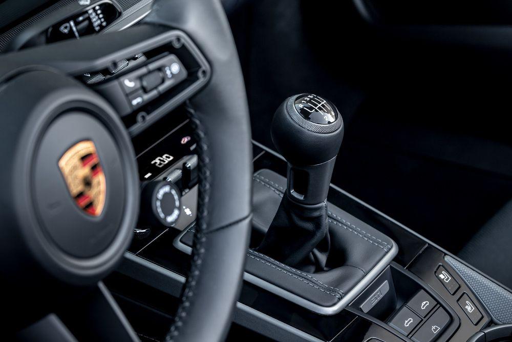 Porsche introduce și o transmisie manuală pentru 911