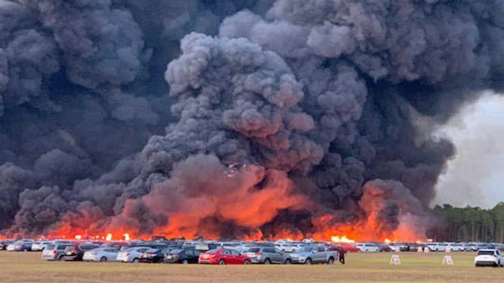 Un incendiu de proporții a distrus parcul auto a mai multe firme de închirieri
