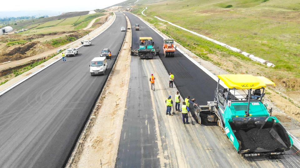 Ministrul Transporturilor: Avem 164 de kilometri de şantiere deschise pentru autostrăzi