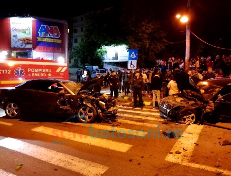 Un tânăr care transmitea live de la volan a provocat un accident teribil în Botoșani (Video)