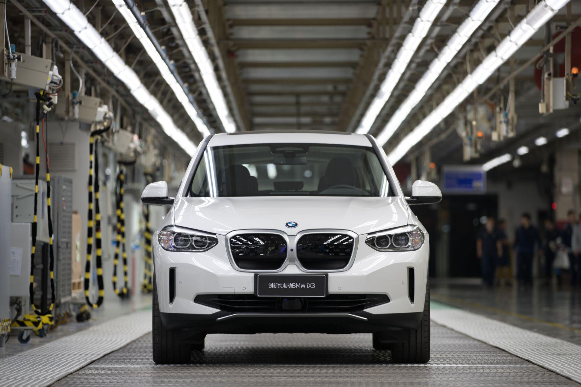 BMW a început să producă modelul electric iX3 în China