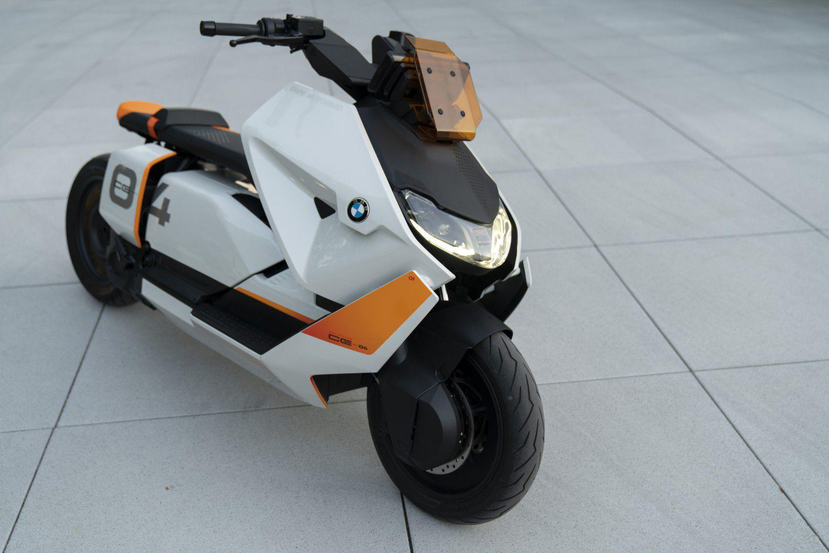BMW Motorrad Definition CE 04: Un maxi-scuter din viitor