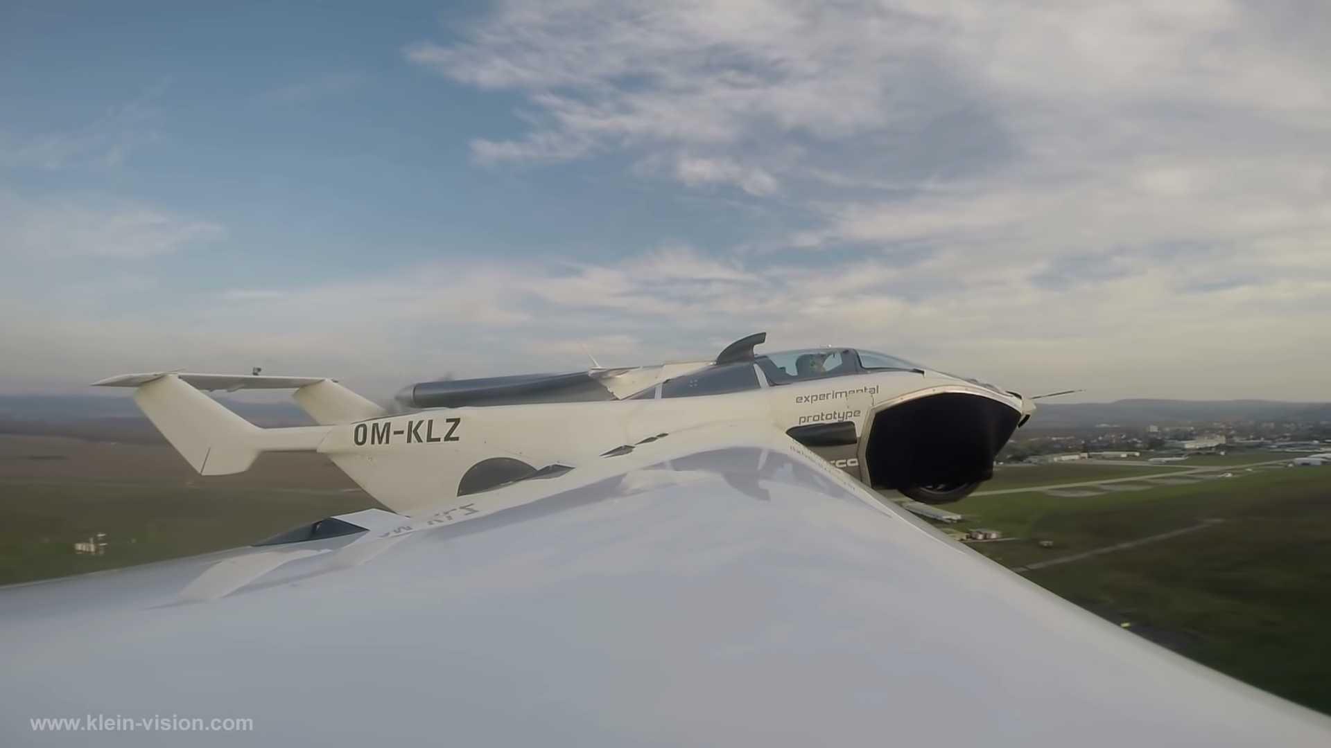 Prima mașină zburătoare care chiar arată ca o mașină (VIDEO)