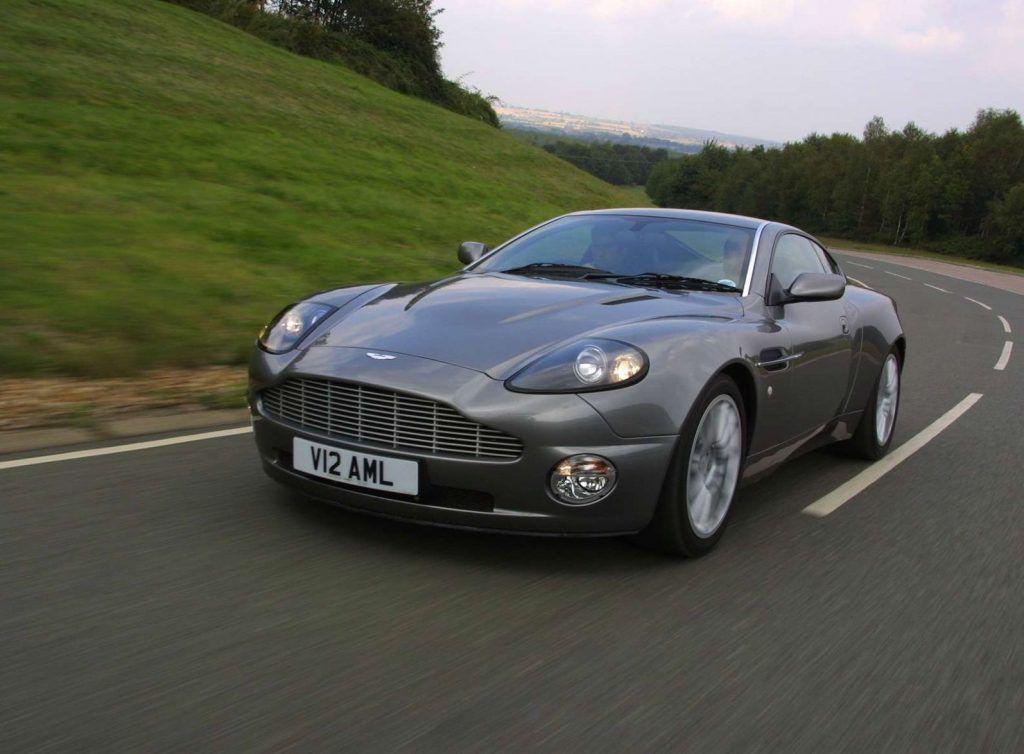 Sărbătoare pentru Aston Martin: Vanquish împlinește 20 de ani