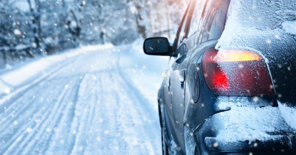 (P) Întreținerea mașinii iarna: Sfaturi utile pentru a  nu fi luat prin surprindere de vremea capricioasa