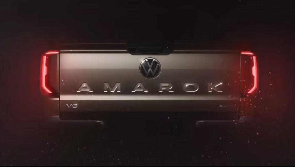 Noua generație VW Amarok ne arată spatele într-un teaser proaspăt